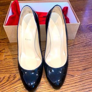 Christian Louboutin Black Pumps size 40
